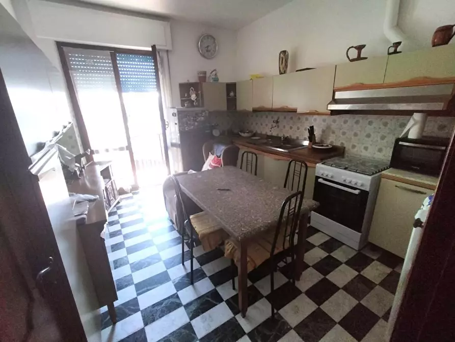 Immagine 8 di Villa in vendita  a Carrara