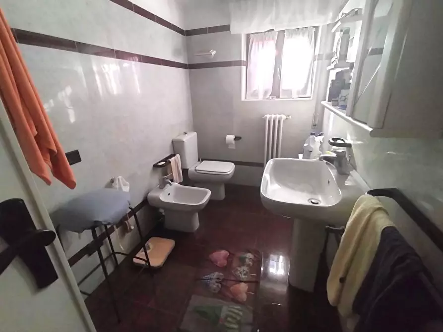 Immagine 11 di Villa in vendita  a Carrara