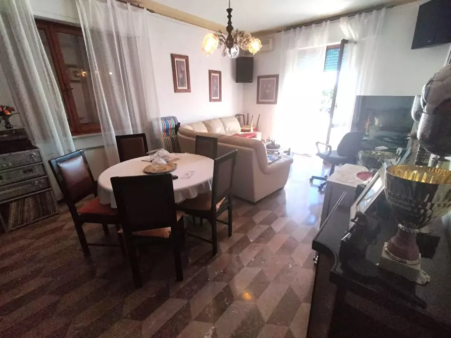 Immagine 5 di Villa in vendita  a Carrara