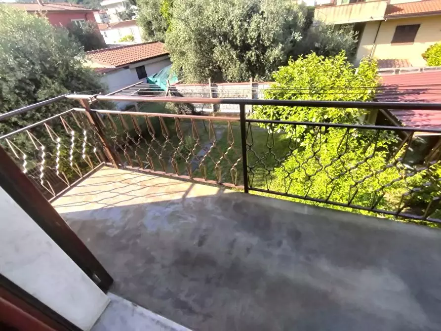 Immagine 14 di Villa in vendita  a Carrara