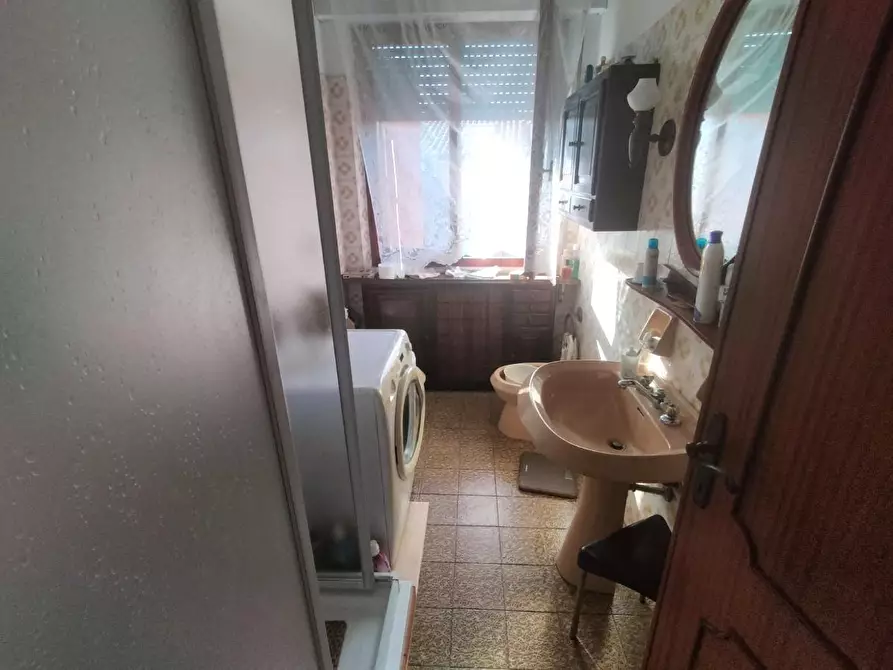 Immagine 10 di Villa in vendita  a Carrara