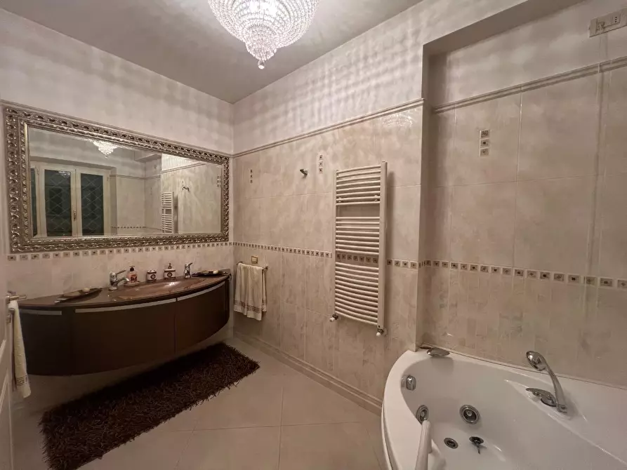 Immagine 26 di Villa in vendita  a Pontedera