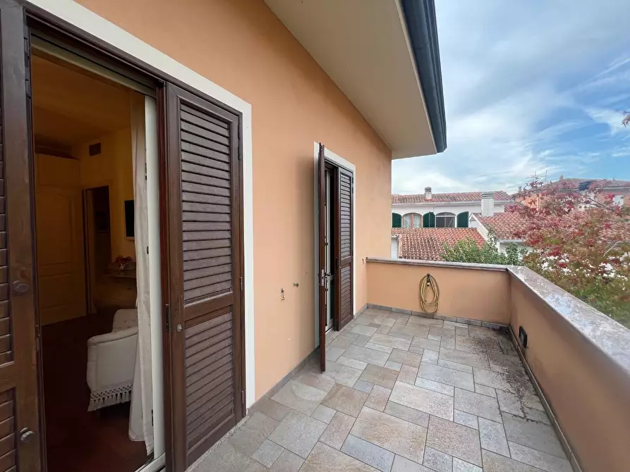 Immagine 31 di Villa in vendita  a Pontedera