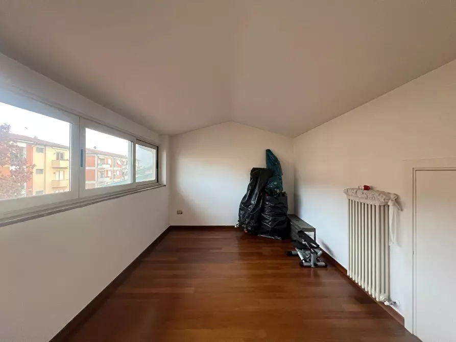 Immagine 32 di Villa in vendita  a Pontedera