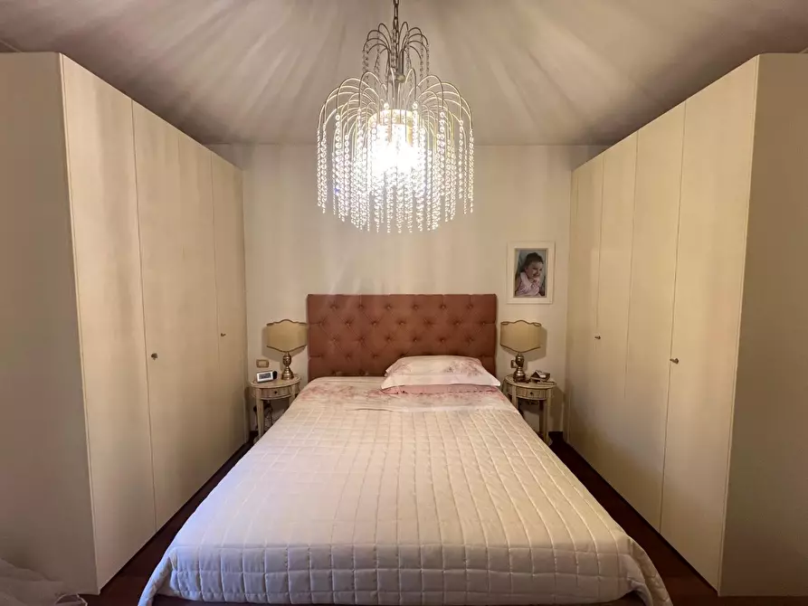 Immagine 15 di Villa in vendita  a Pontedera