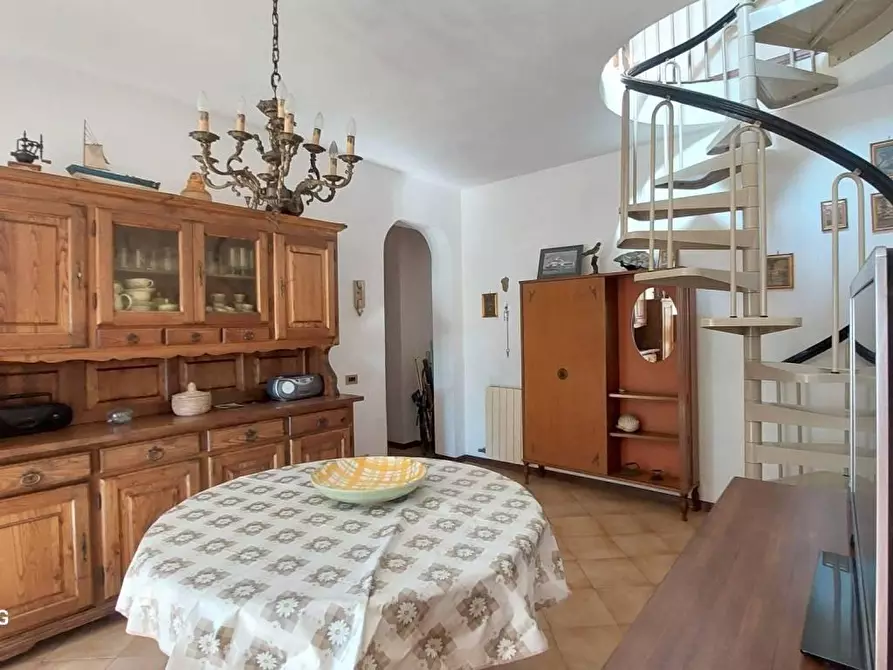 Immagine 2 di Mansarda in vendita  a Viareggio