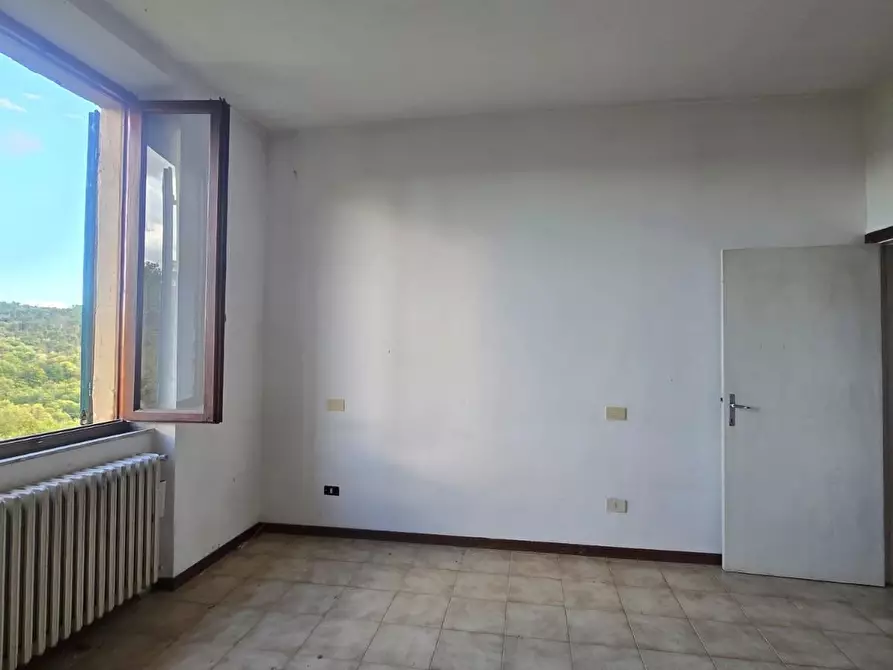 Immagine 10 di Porzione di casa in vendita  a Monticiano