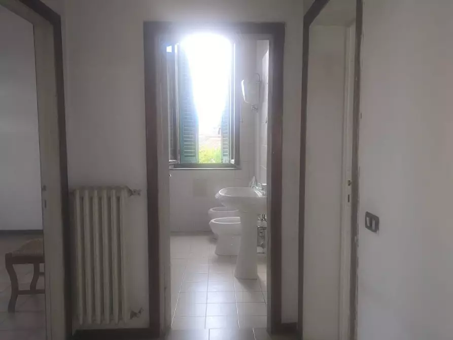 Immagine 18 di Porzione di casa in vendita  a Monticiano