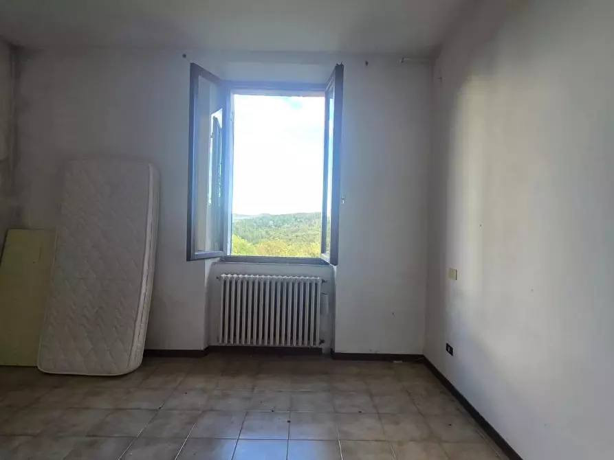 Immagine 11 di Porzione di casa in vendita  a Monticiano