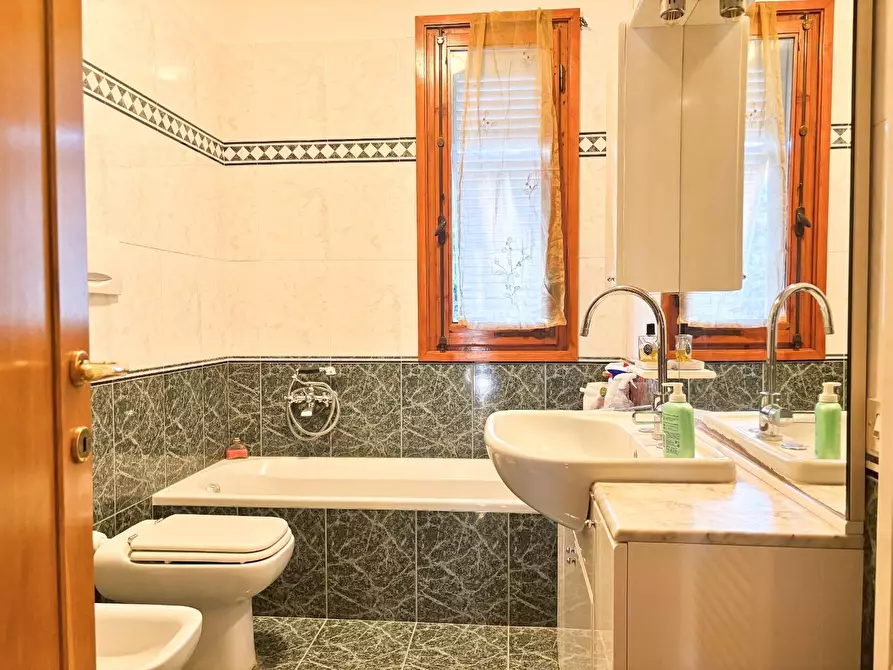 Immagine 25 di Appartamento in vendita  a Empoli