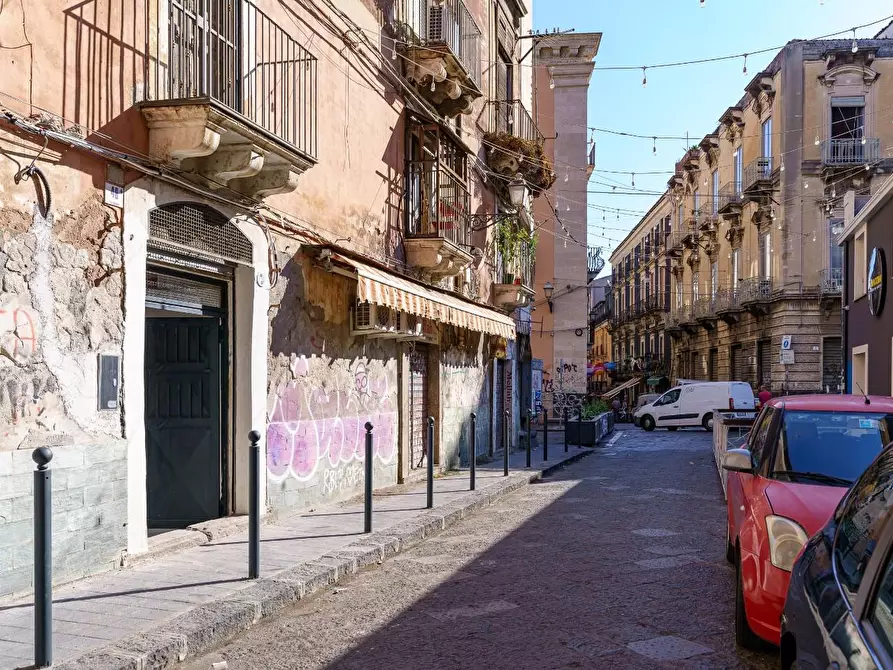 Immagine 20 di Negozio in affitto  a Catania