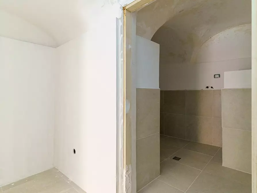 Immagine 10 di Negozio in affitto  a Catania