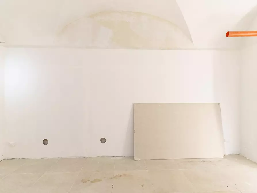 Immagine 9 di Negozio in affitto  a Catania