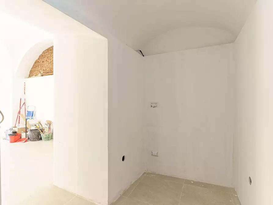 Immagine 13 di Negozio in affitto  a Catania