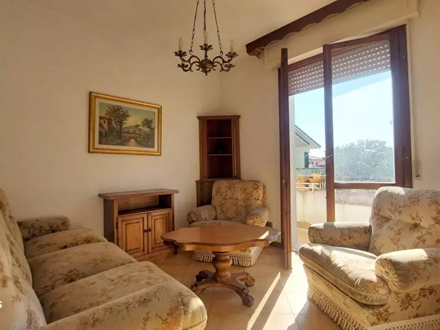 Immagine 3 di Appartamento in vendita  a Viareggio