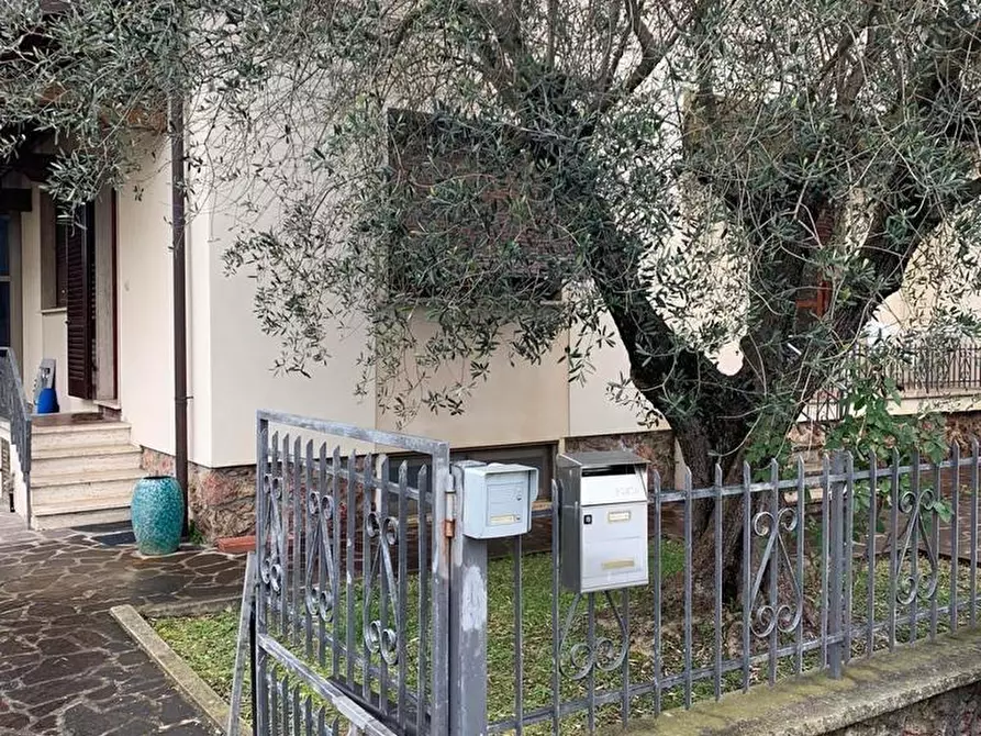 Immagine 1 di Terratetto in vendita  a Camaiore