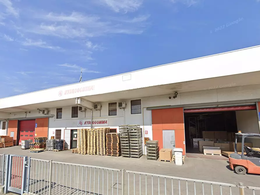Immagine 9 di Capannone industriale in vendita  a Sulbiate