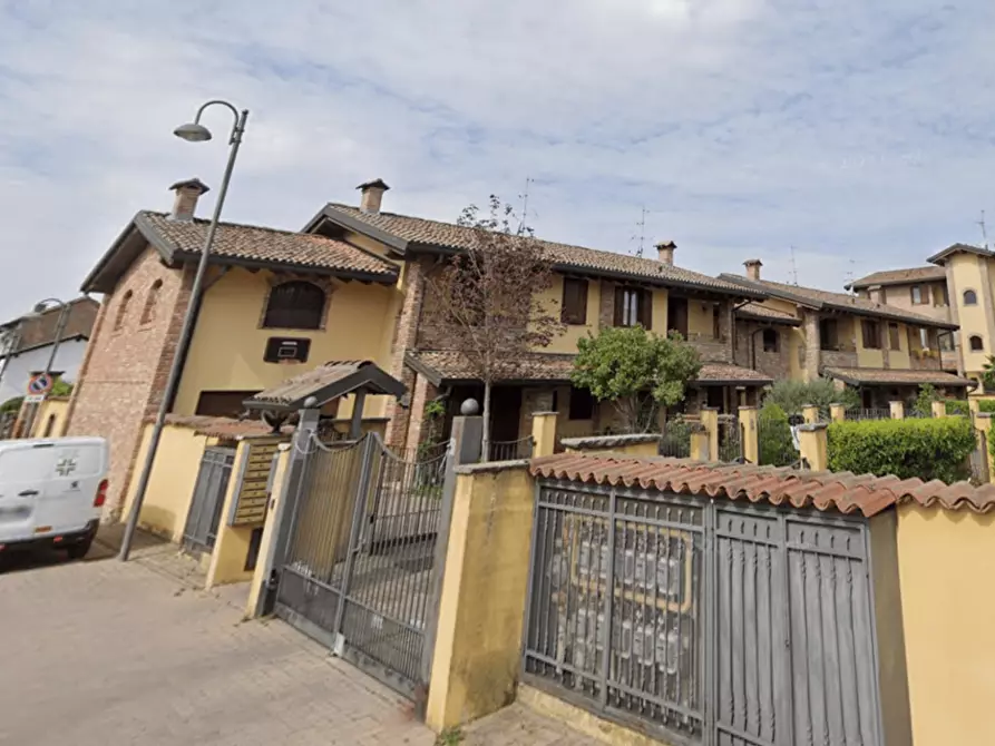 Immagine 19 di Villetta a schiera in vendita  a Certosa Di Pavia