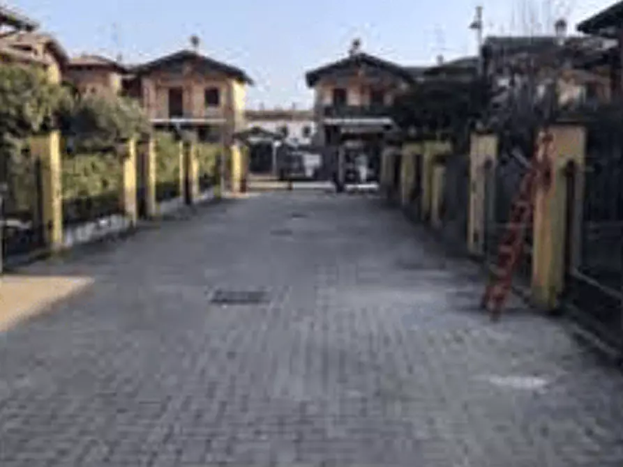 Immagine 9 di Villetta a schiera in vendita  a Certosa Di Pavia