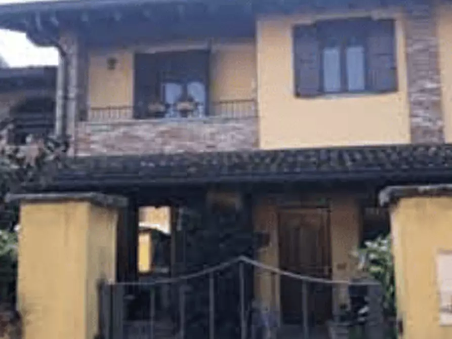 Immagine 10 di Villetta a schiera in vendita  a Certosa Di Pavia