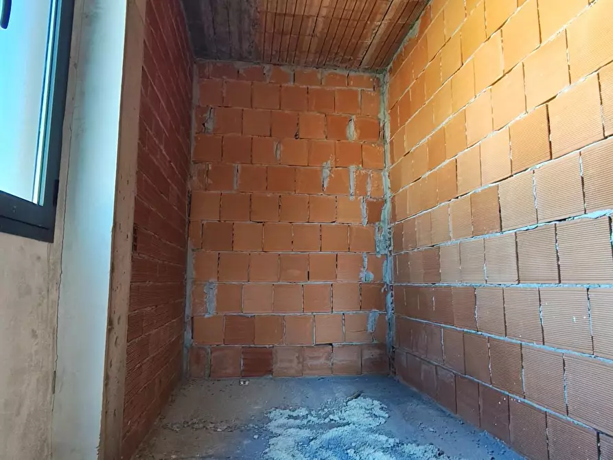 Immagine 16 di Ufficio in vendita  a Capannori