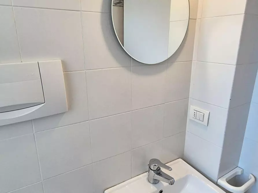 Immagine 27 di Appartamento in vendita  a Viareggio