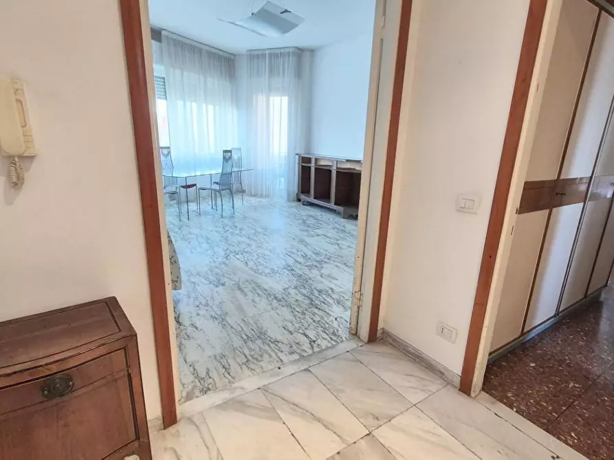 Immagine 3 di Appartamento in vendita  a Viareggio