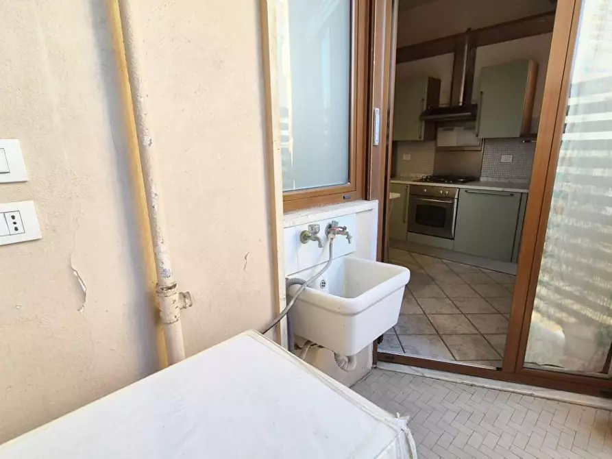 Immagine 40 di Appartamento in vendita  a Viareggio