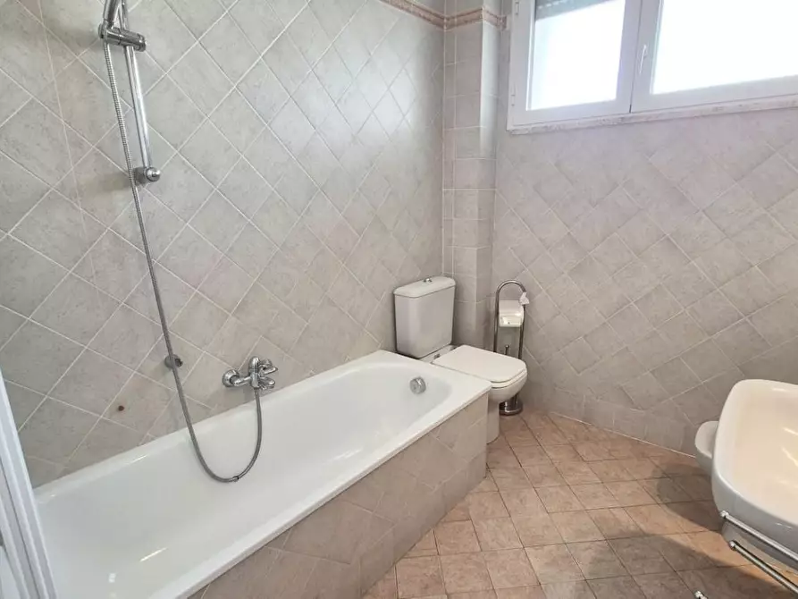 Immagine 49 di Appartamento in vendita  a Viareggio