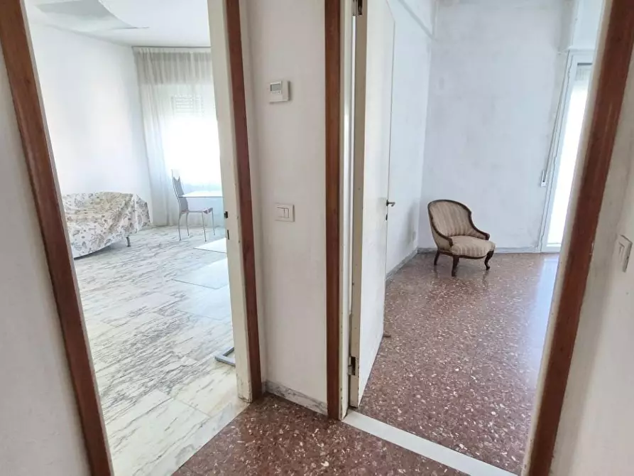 Immagine 56 di Appartamento in vendita  a Viareggio