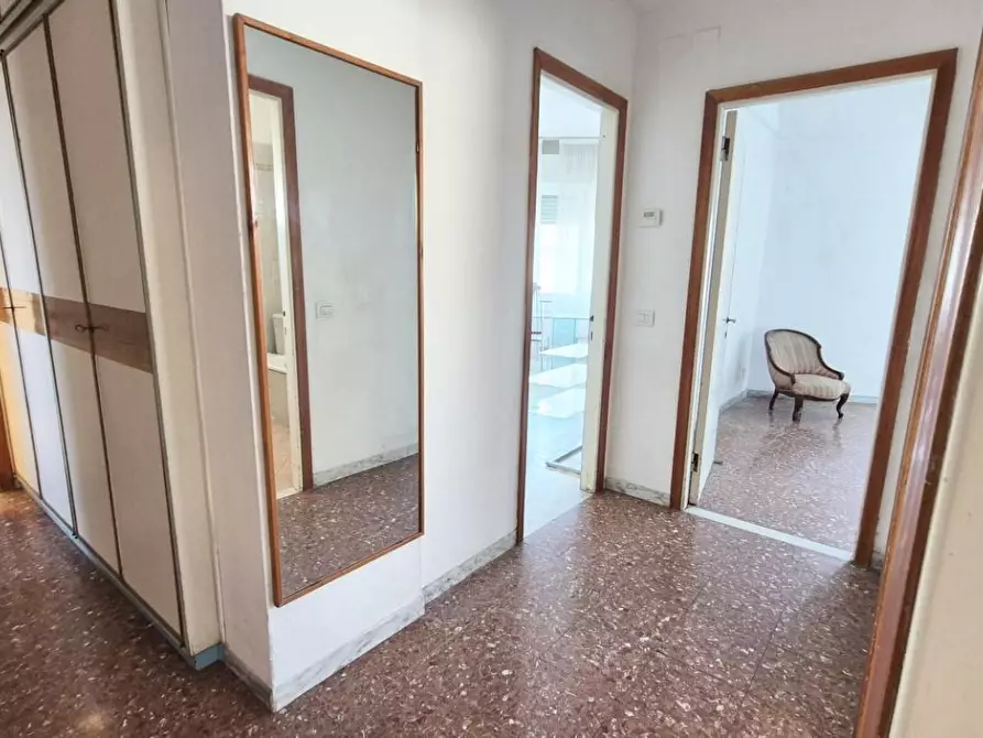 Immagine 55 di Appartamento in vendita  a Viareggio