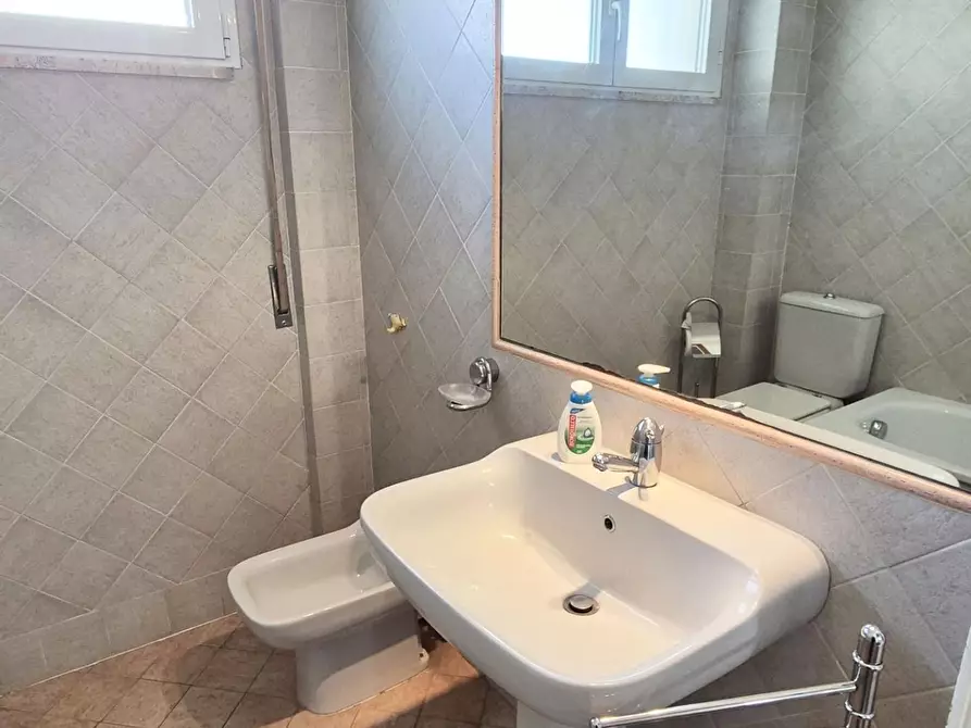 Immagine 51 di Appartamento in vendita  a Viareggio