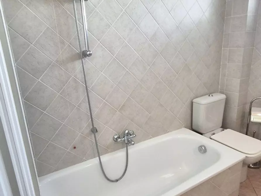 Immagine 50 di Appartamento in vendita  a Viareggio