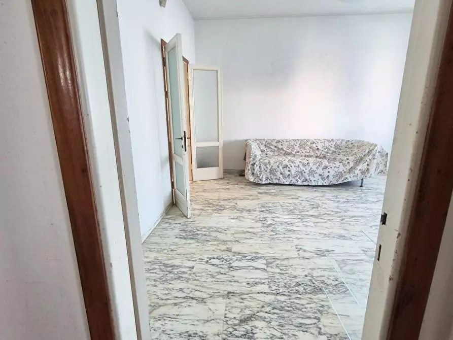 Immagine 81 di Appartamento in vendita  a Viareggio