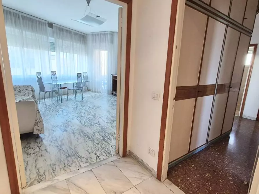 Immagine 21 di Appartamento in vendita  a Viareggio