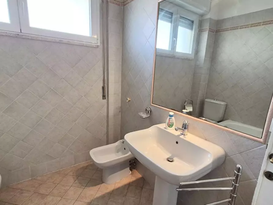 Immagine 52 di Appartamento in vendita  a Viareggio