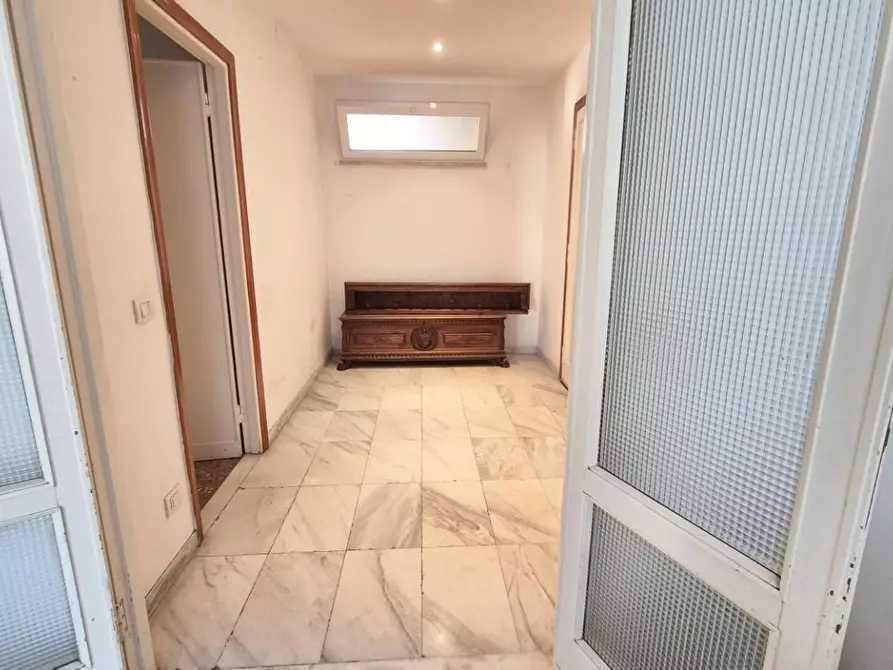 Immagine 84 di Appartamento in vendita  a Viareggio