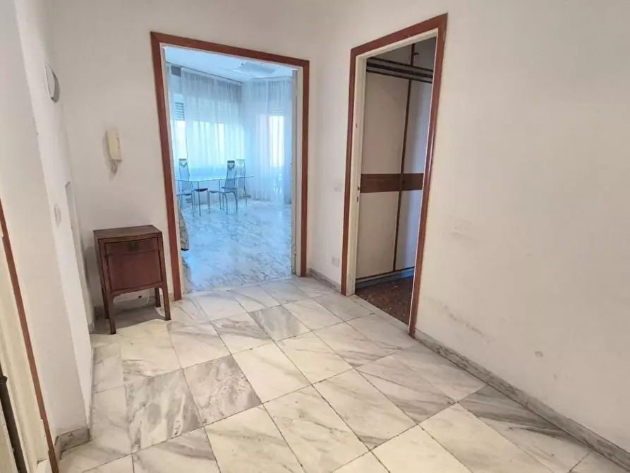 Immagine 1 di Appartamento in vendita  a Viareggio