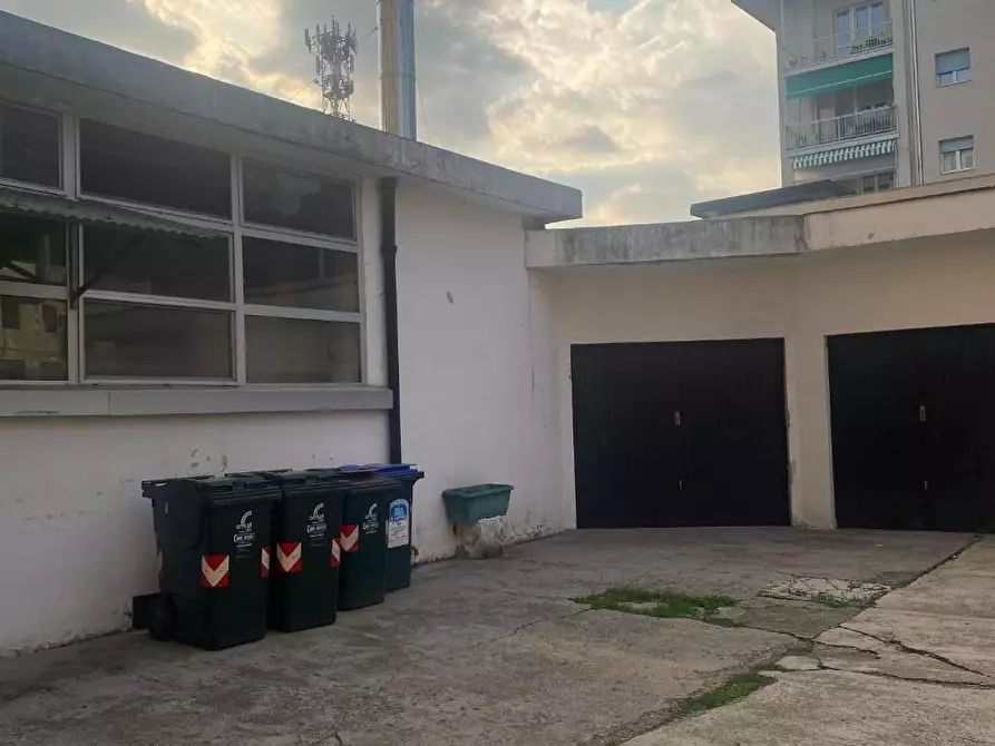 Immagine 6 di Attività commerciale in vendita  a Torino