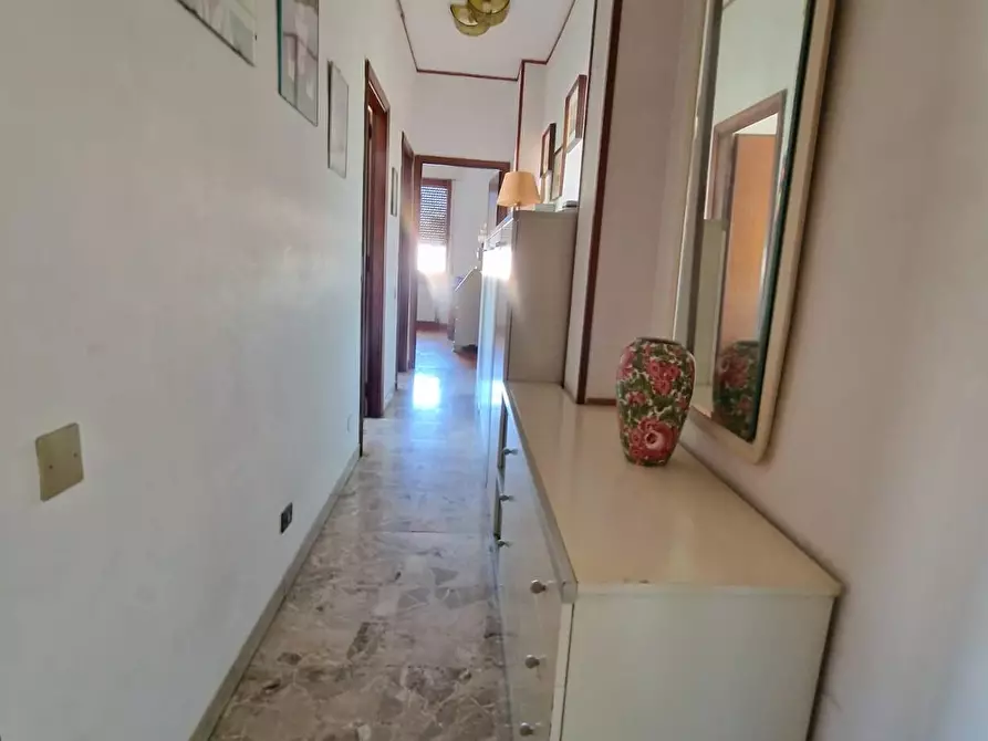 Immagine 11 di Appartamento in vendita  a Carrara