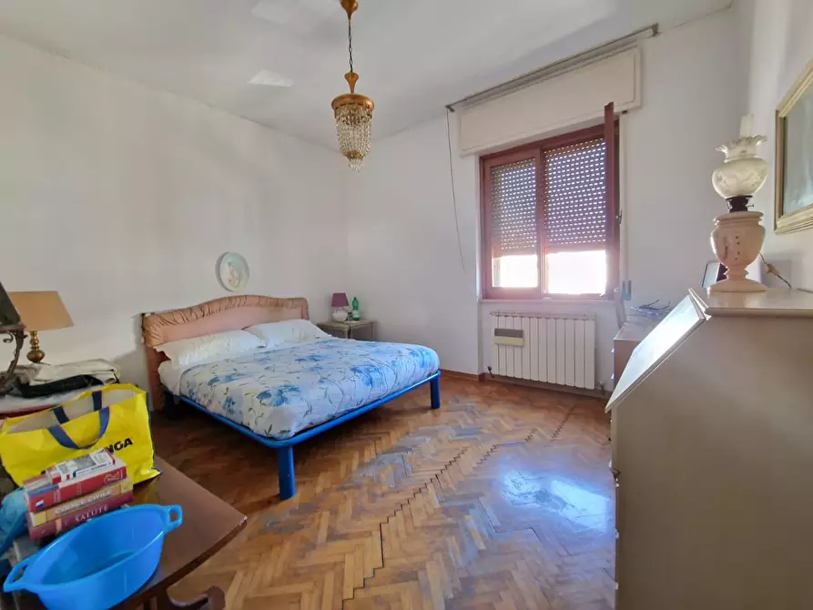 Immagine 13 di Appartamento in vendita  a Carrara