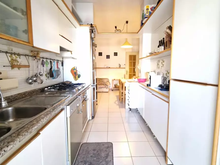 Immagine 8 di Appartamento in vendita  a Carrara