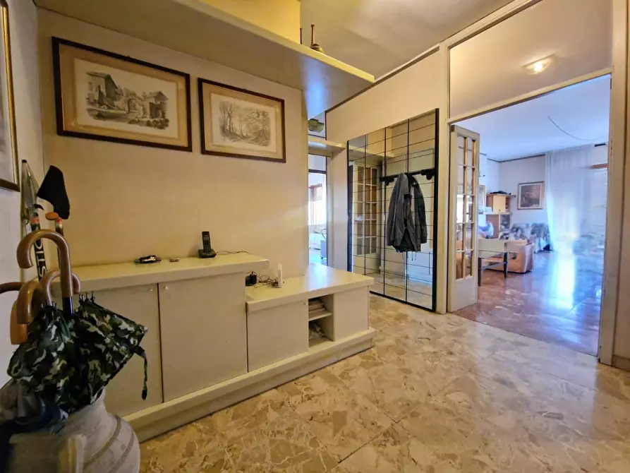 Immagine 9 di Appartamento in vendita  a Carrara