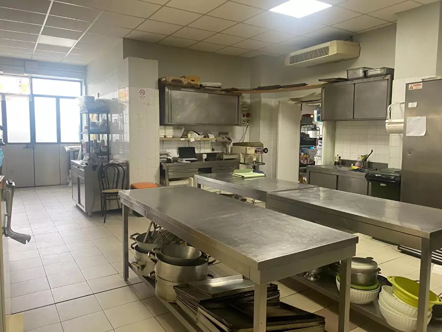 Immagine 2 di Attività commerciale in vendita  a Pinerolo