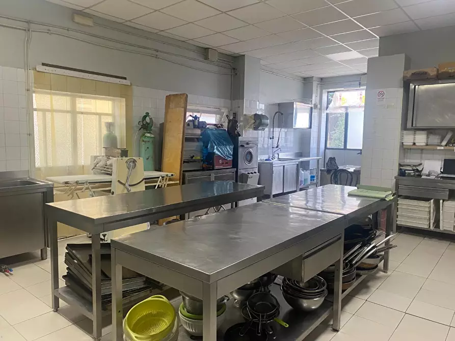 Immagine 7 di Attività commerciale in vendita  a Pinerolo