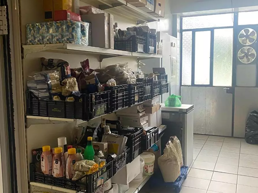 Immagine 5 di Attività commerciale in vendita  a Pinerolo