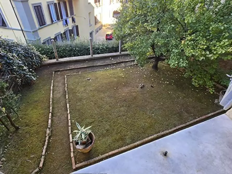 Immagine 28 di Appartamento in vendita  a Siena