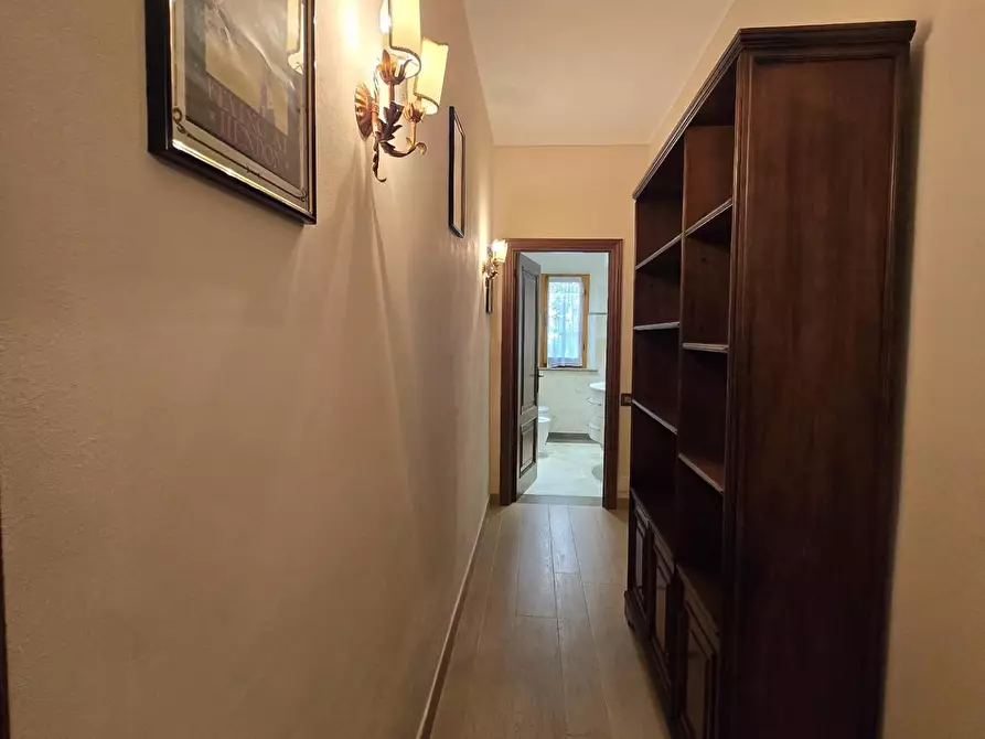 Immagine 12 di Appartamento in vendita  a Siena