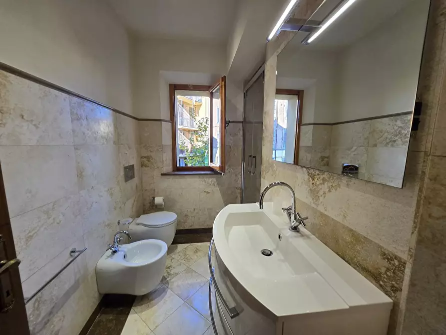 Immagine 19 di Appartamento in vendita  a Siena