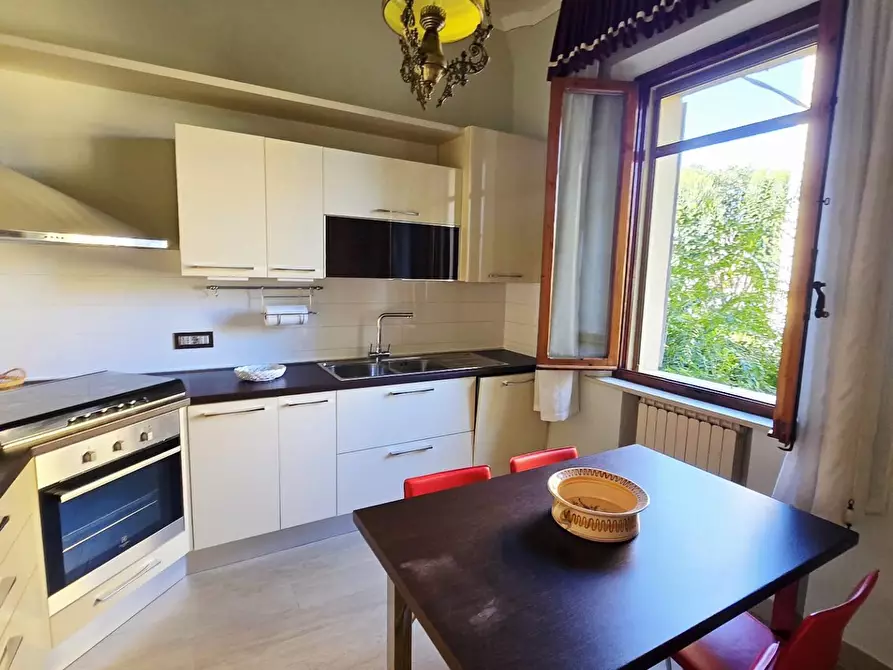 Immagine 8 di Appartamento in vendita  a Siena